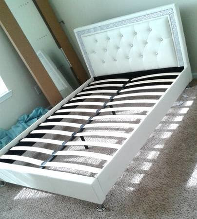 #9200-F 1PC FULL WHITE RHINESTONE PLATFORM BED